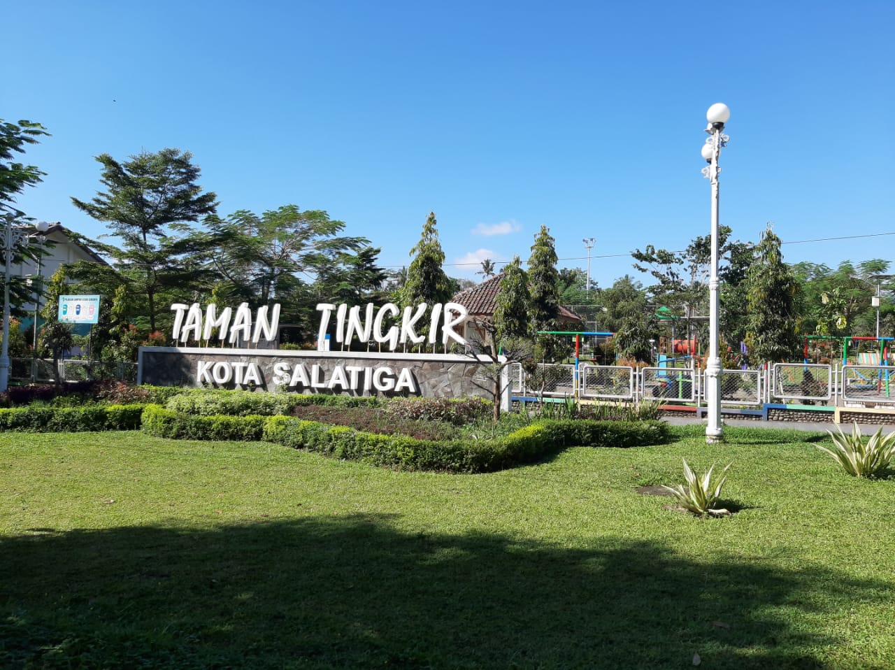 STUDI LAPANGAN DESAIN ARSITEKTUR LANSCAPE