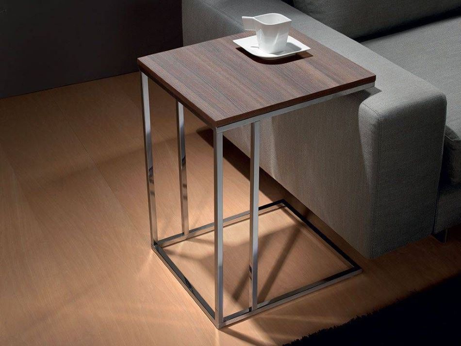 Desain Funitur Meja Kecil yang Space-saving