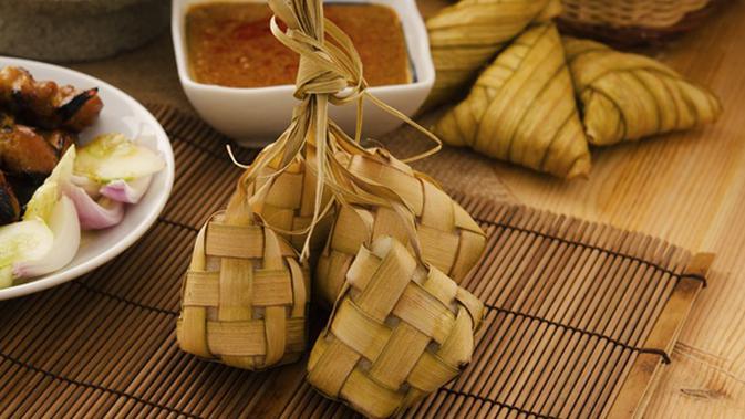 ketupat merupakan artefak desain syarat semiotika