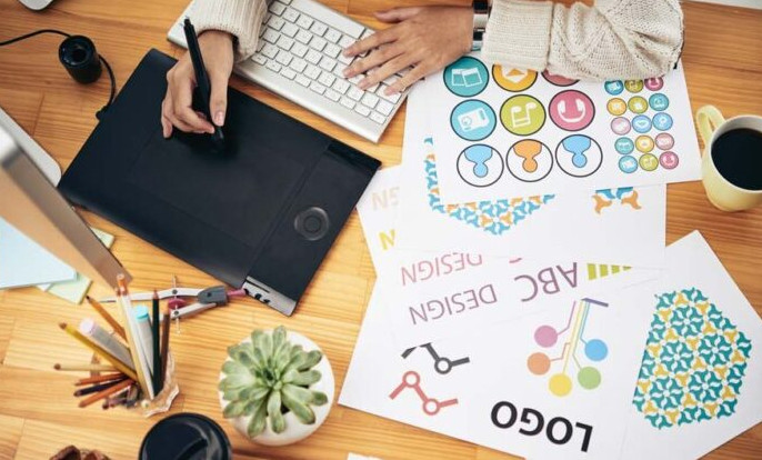 4 Alat Desain Grafis yang Wajib Dimiliki