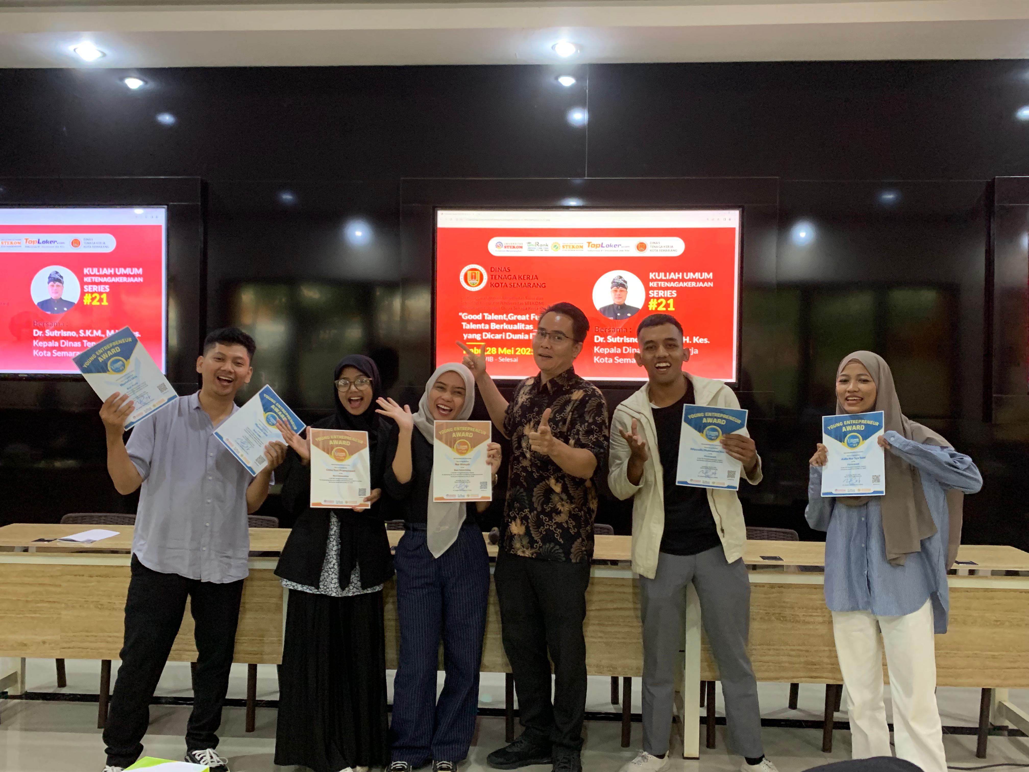 Mahasiswa STEKOM Raih Penghargaan Young Entrepreneur Award & Competition Seri #7 dan #8