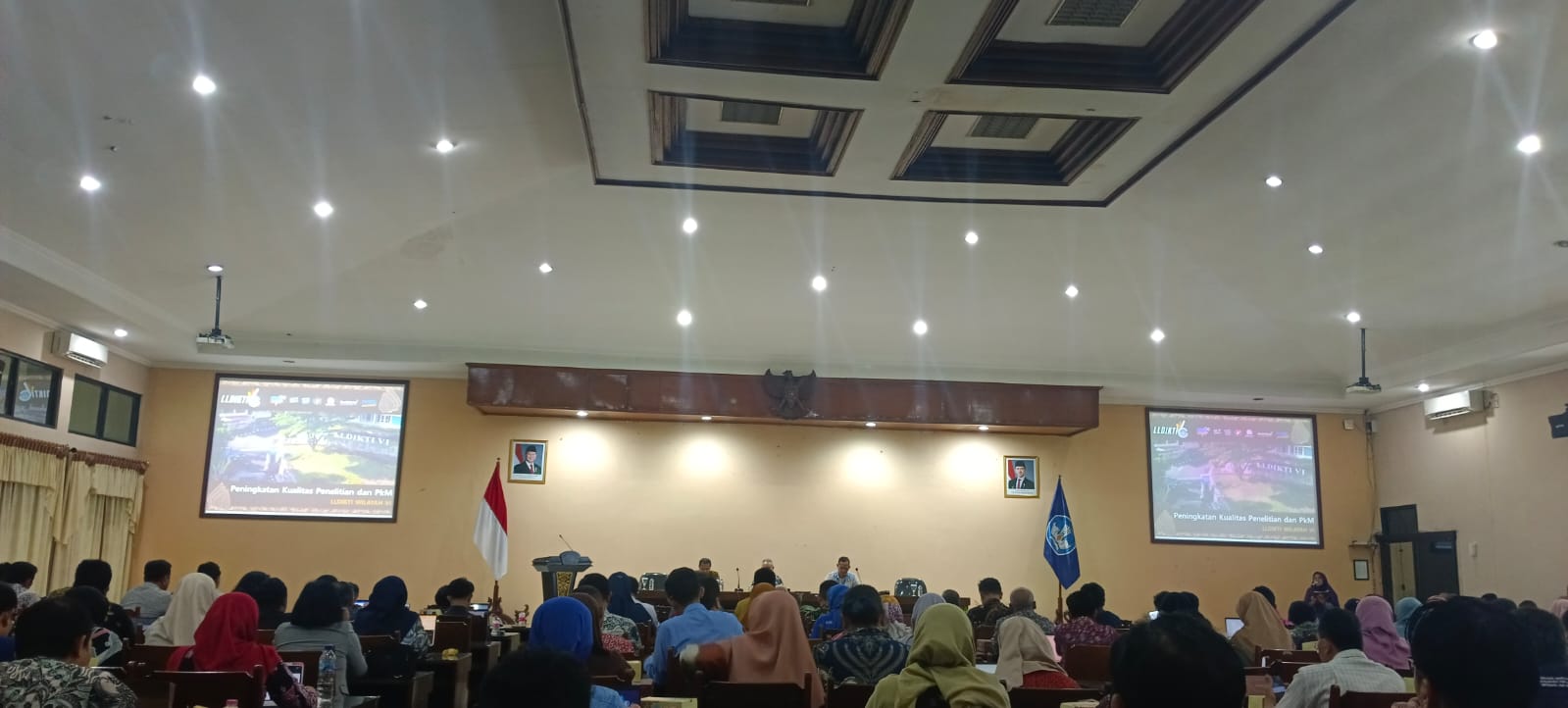 Universitas STEKOM Hadiri Rapat Koordinasi Peningkatan Kualitas Penelitian dan Pengabdian kepada Masyarakat di LLDIKTI Wilayah VI