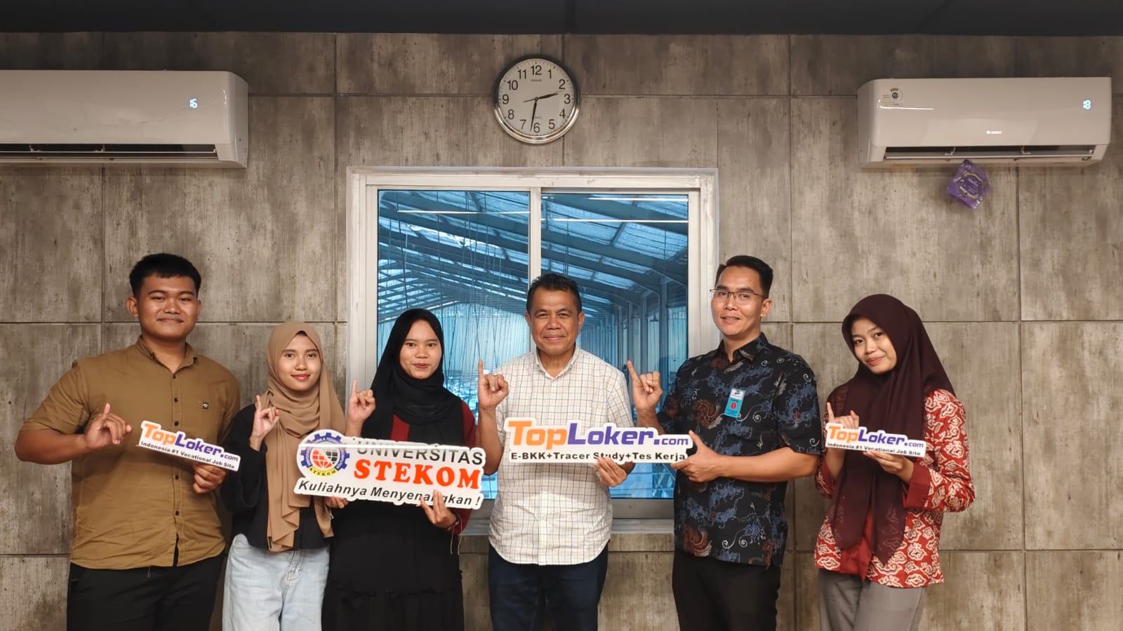 Universitas STEKOM Terima Dukungan Doorprize dari PT Sandang Asia Maju Abadi untuk Acara "Satu Hati untuk Inklusi"