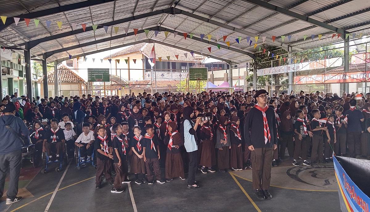 Universitas STEKOM Bersama Toploker.com Meriahkan Gebyar HUT RI ke-80 di SLB Negeri Semarang