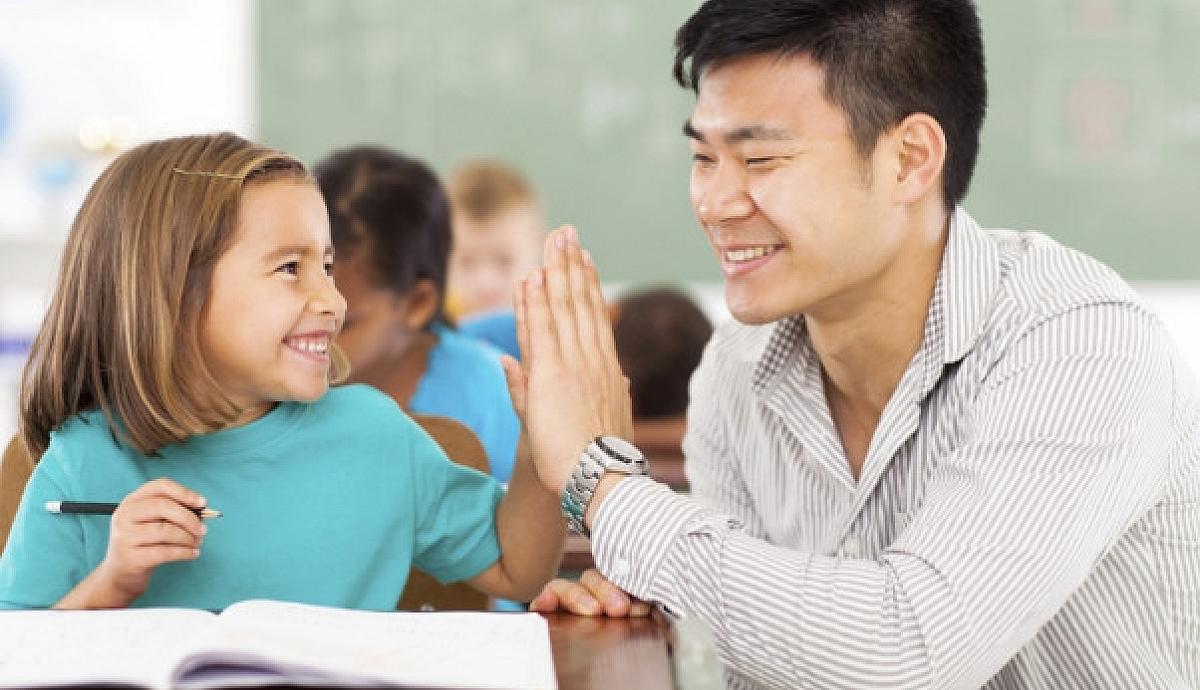 Tips Jadi Guru Kesayangan Siswa