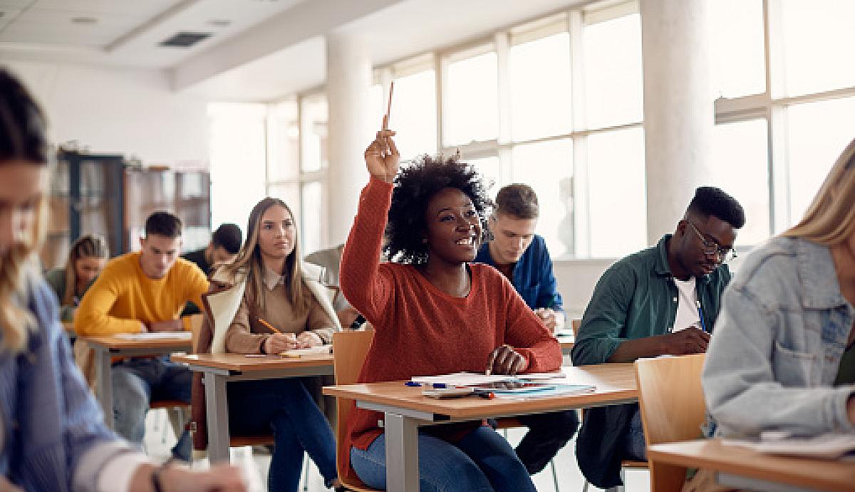 Memajukan Mutu Pendidikan Di Indonesia Dengan Gerakan Teacherpreneur.