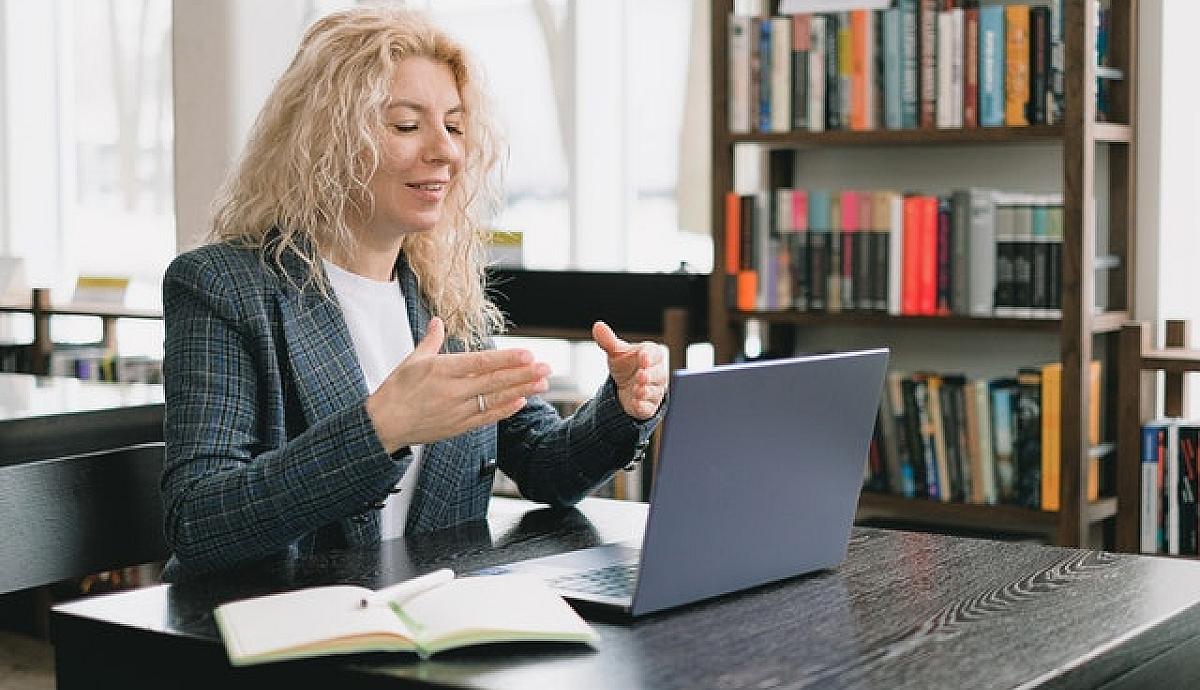 Menjadi Sosok Teacherpreneur di Era Digital 