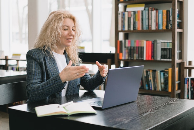 Menjadi Sosok Teacherpreneur di Era Digital 