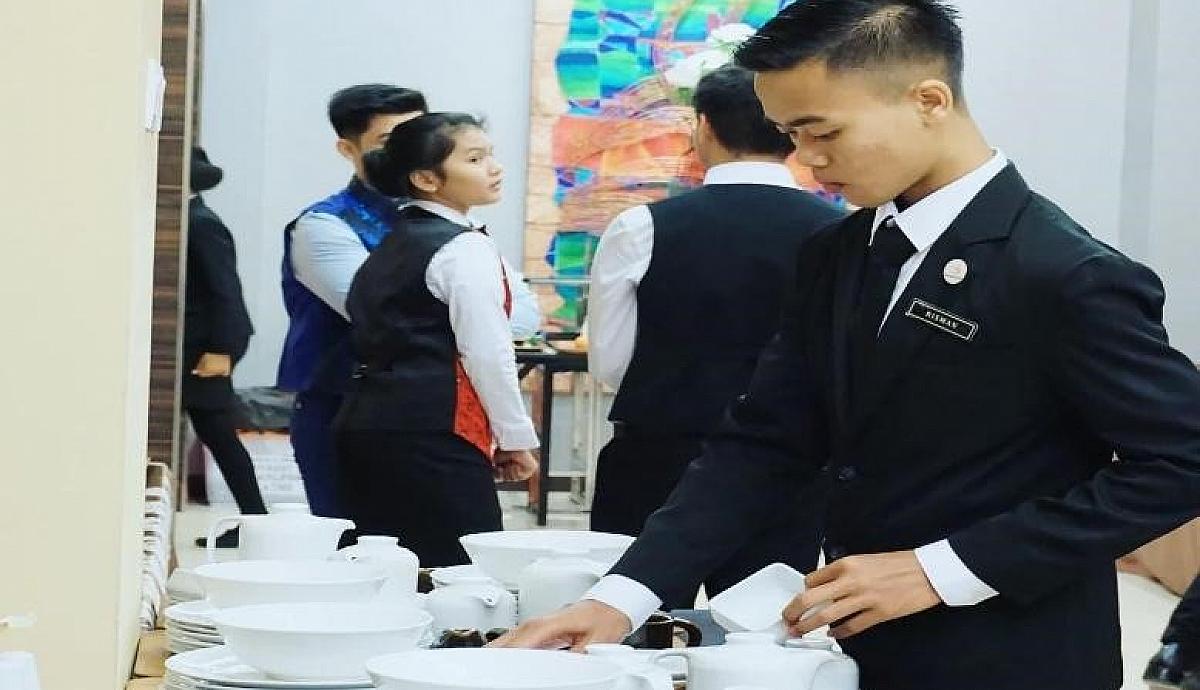 Penghargaan Mahasiswa dalam Inspiring Student Series ke-12 Universitas STEKOM dengan Naskah Karya "Meraih Ilmu, Mengukir Karya"