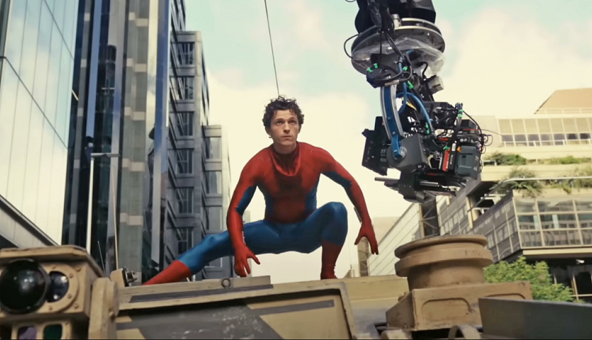 Tom Holland Alami Gegar Otak Ringan saat Syuting Spider-Man: Brand New Day