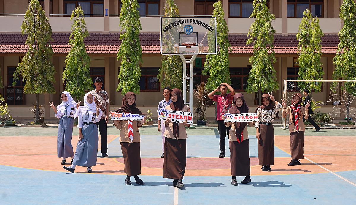 Beasiswa Kuliah Universitas STEKOM untuk 10 Sekolah di Kabupaten Grobogan