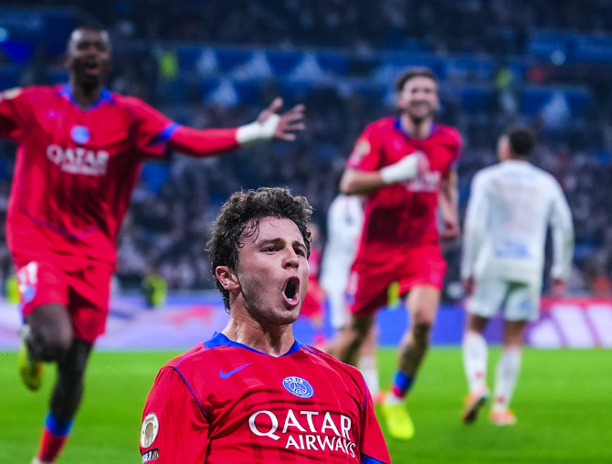 PSG Raih Kemenangan Dramatis 3-2 Atas Lyon di Penghujung Laga