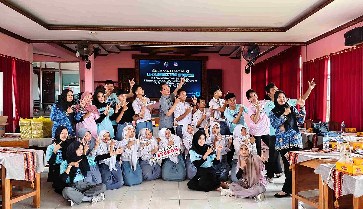 Universitas Stekom Lakukan Pendekatan Humanis kepada Siswa Disabilitas SLB Negeri Jepara