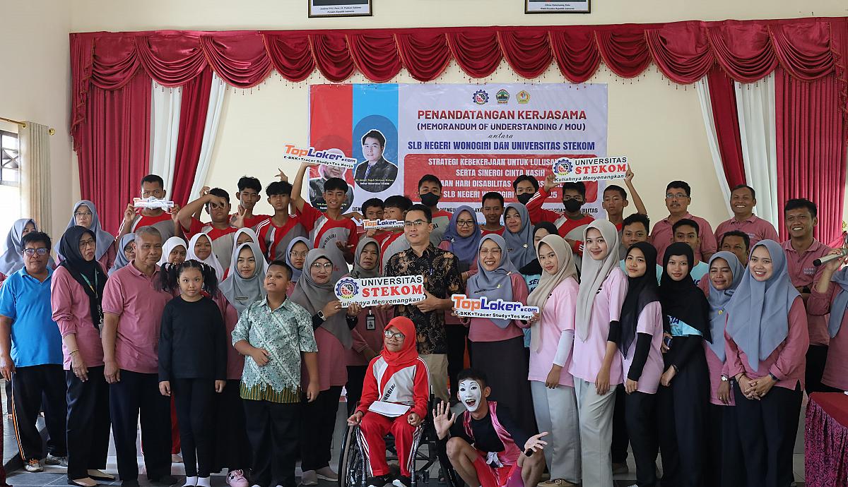 Pendekatan Kakak Asuh Mahasiswa Universitas Stekom kepada Siswa Disabilitas SLB Negeri Wonogiri