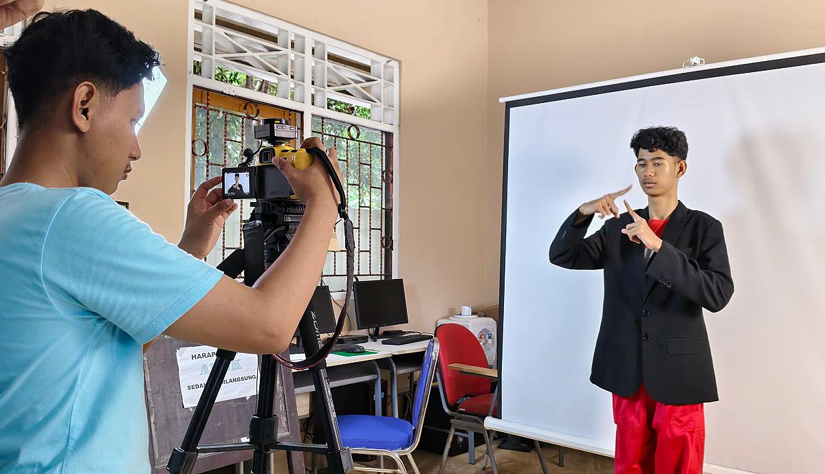 Pembuatan Video dan Foto CV untuk Siswa Kelas 12 SLB Negeri Wonogiri