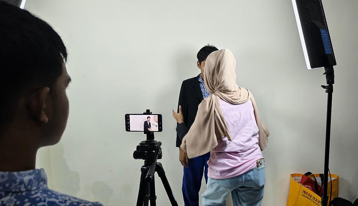 Universitas Stekom Fasilitasi Pembuatan CV dan Pemilihan Duta Kebekerjaan di SLB Negeri Lasem
