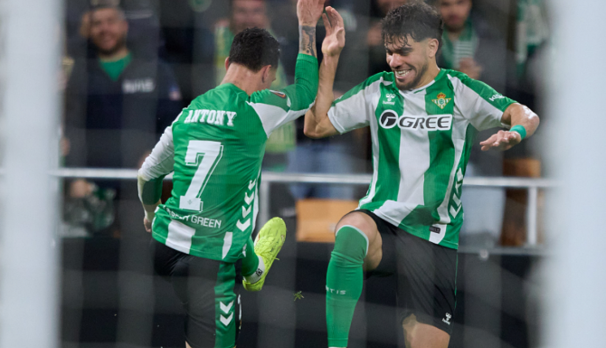 Real Betis Kalahkan Feyenoord 2-1 dan Amankan Tiket 16 Besar Liga Europa