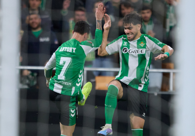 Real Betis Kalahkan Feyenoord 2-1 dan Amankan Tiket 16 Besar Liga Europa