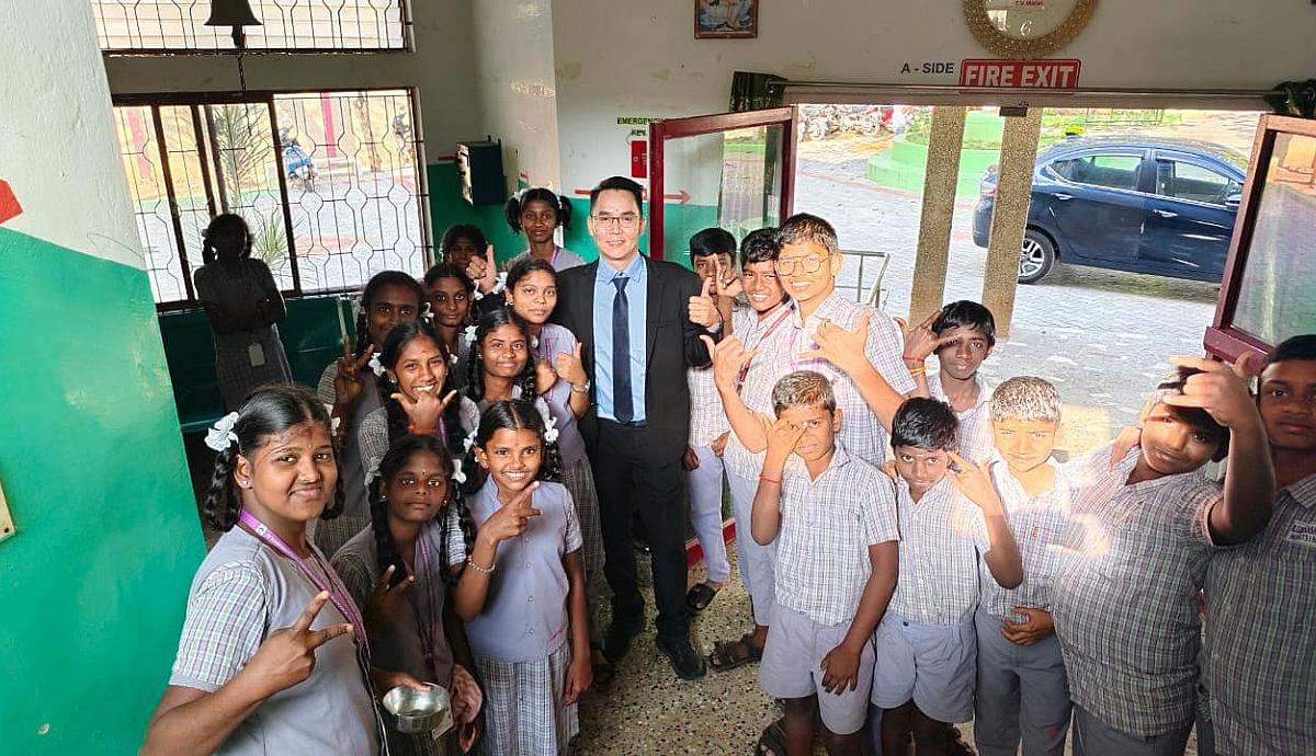 Universitas STEKOM Kunjungi Sekolah Luar Biasa Tuna Rungu dan Grahita di Pedesaan India