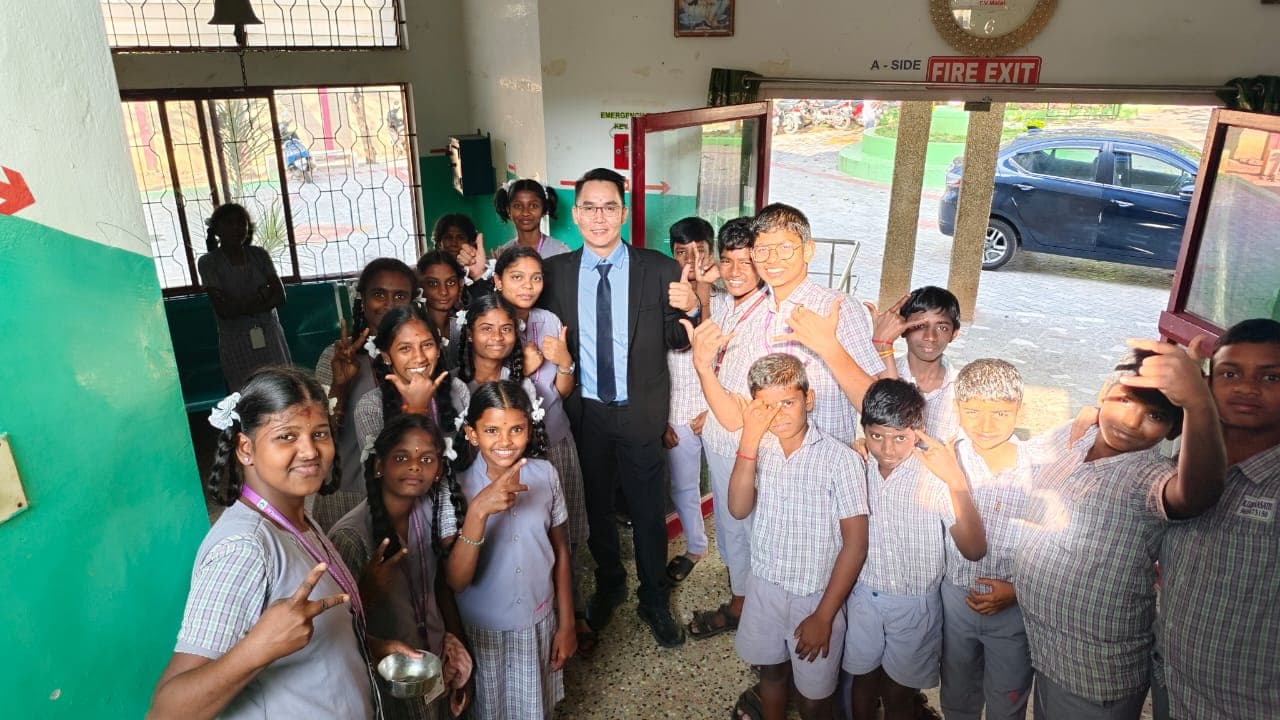 Universitas STEKOM Kunjungi Sekolah Luar Biasa Tuna Rungu dan Grahita di Pedesaan India