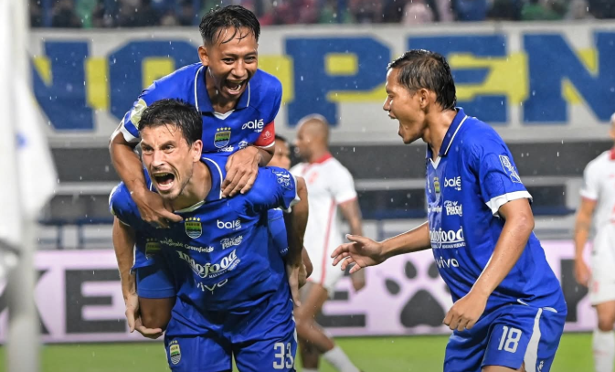 Persib Bandung Menang atas Malut United 2-0 dan Pertahankan Puncak Klasmen