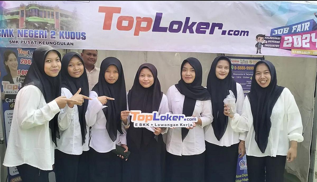 SMKN 2 Kudus Gelar Job Fair, Siswa dan Alumni Antusias Sambut Peluang Kerja