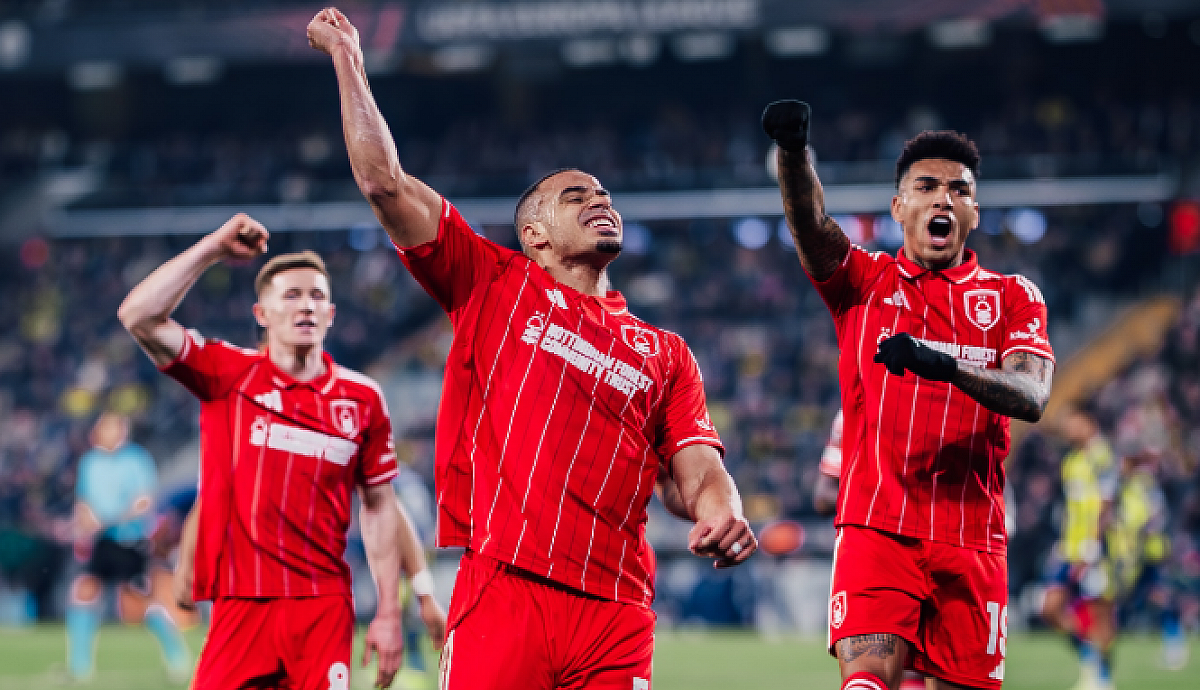 Nottingham Forest Bungkam Fenerbahce 3-0 di Liga Eropa, Debut Pelatih Baru Langsung Bersinar