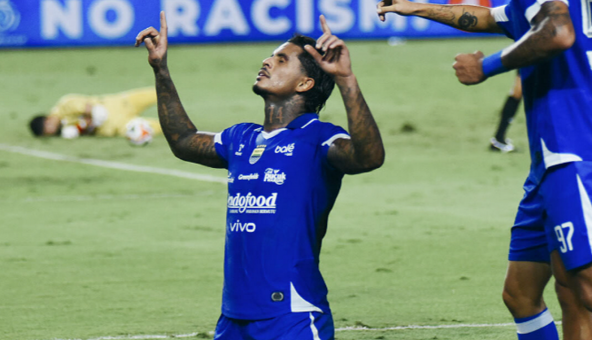 Persib Bandung Hancurkan Madura United dengan Skor Telak 5-0