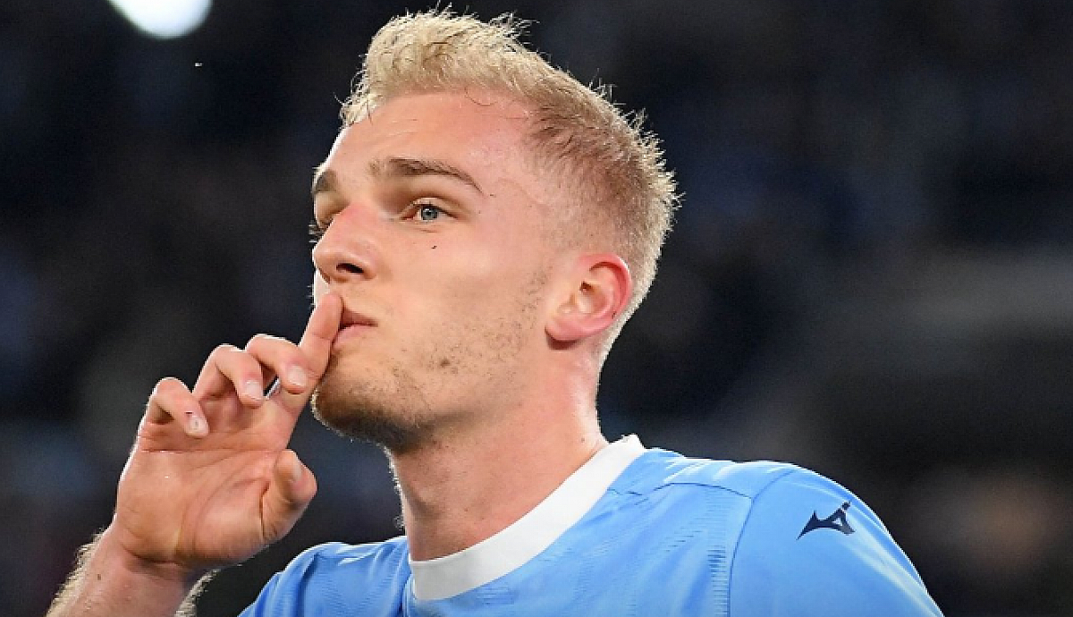 Lazio Menang Tipis 1-0 atas Milan, Gol Isaksen Jadi Penentu di Olimpico