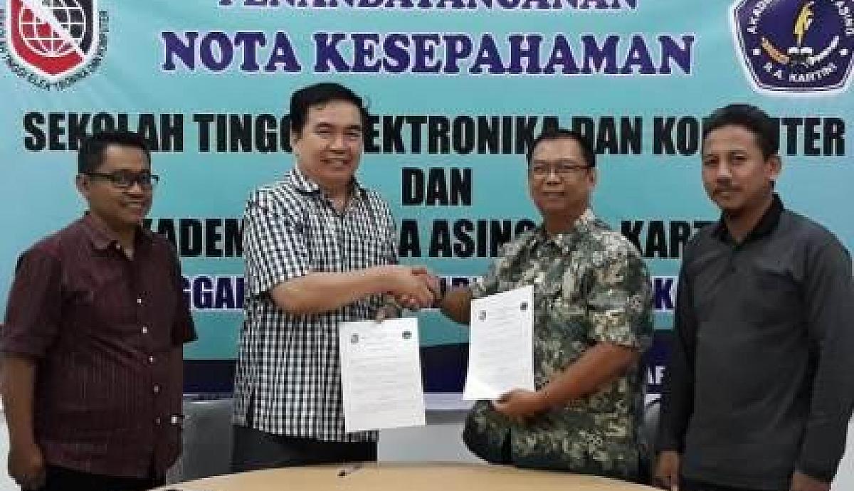 Kerja Sama STEKOM Dengan Akademi Bahasa Asing (ABA) R.A. Kartini Surakarta Penyelenggarakan DHARMA Pendidikan Tinggi