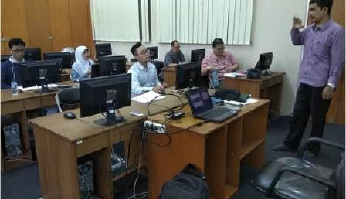 Dosen STEKOM Mendapatkan Beasiswa Retooling dari Dikti