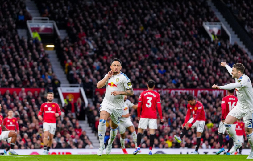 Leeds United Bungkam Manchester United 2-1 di Old Trafford, Laga Panas Diwarnai Kartu Merah