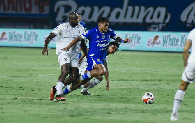Persib Bandung Ditahan Arema FC 0-0 di GBLA, Rekor Sempurna Maung Bandung Akhirnya Terhenti