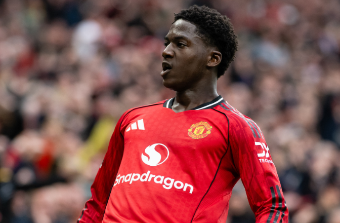 Man United vs Liverpool Berakhir 3-2, Gol Mainoo Kunci Kemenangan Dramatis