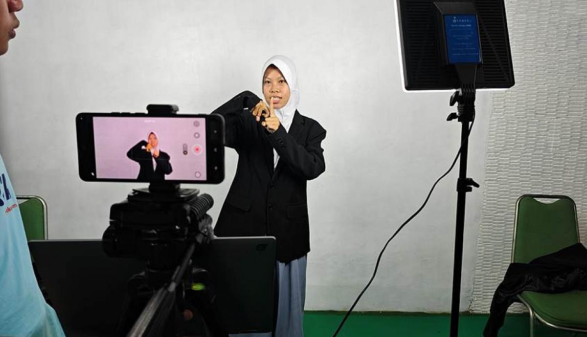 Pembuatan CV di SLBN Slawi Bersama Duta Kebekerjaan Terpilih