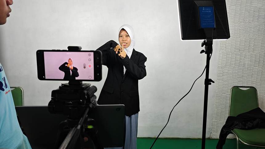 Pembuatan CV di SLBN Slawi Bersama Duta Kebekerjaan Terpilih