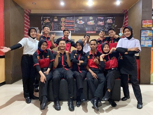 “Dua Langkah Maju Kulah dan Kerja di Usia 17”