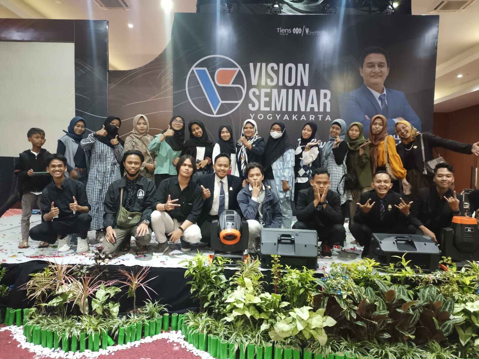 “Menjadi Kuat dari Kerapuhan”