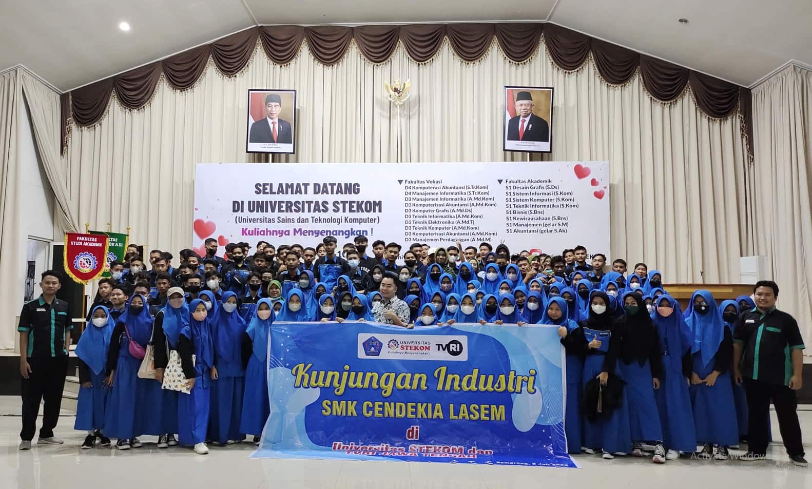 Kunjungan SMK Cendekia Lasem ke Universitas Sains dan Teknologi Komputer (STEKOM)