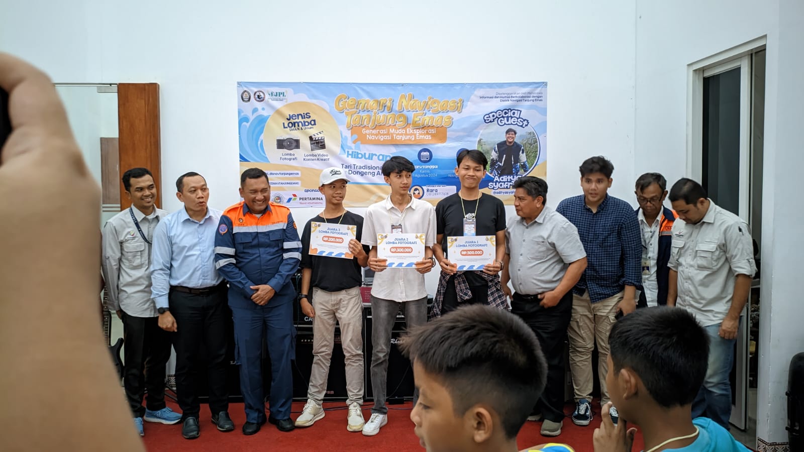 Mahasiswa Universitas STEKOM Raih Juara 2 Lomba Fotografi  di Gemari Navigasi Tanjung Emas 2024