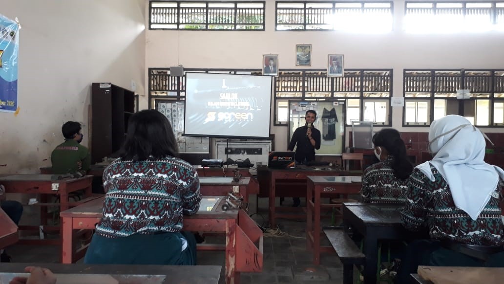 SOSIALISASI TERKAIT PRAKTIK MENYABLON BAJU PELAJARAN SENI BUDAYA DI SMKN 11 SEMARANG