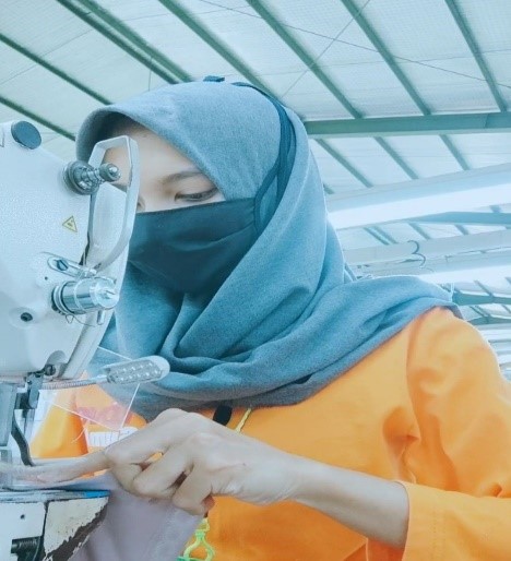 Nisa Riswati Menjalani Praktik Kerja Di Pt. Sumber Bintang Rezeki