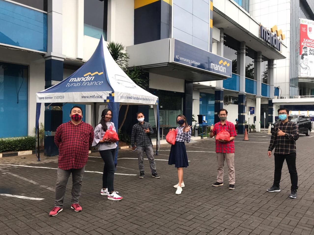 Ikut Berpartisipasi Dalam Kegiatan Amal Jumat Berbagi Bersama PT. Bank Mandiri Kota Semarang