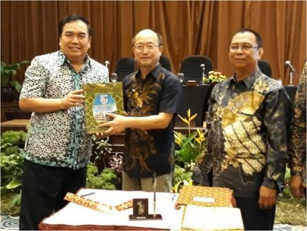 Kerja Sama Internasional Sekolah Tinggi Elektronika dan Komputer (STEKOM) dan Hebei Normal University (HNU)