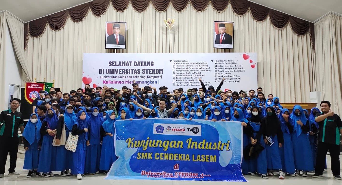 Kunjungan SMK Cendekia Lasem ke Universitas Sains dan Teknologi Komputer (STEKOM)