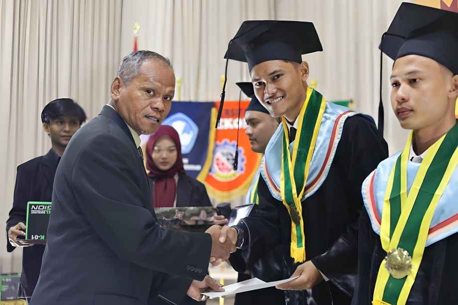 Lulus Tes CPNS Kejaksaan RI Setelah Selesai Kuliah dari Universitas STEKOM