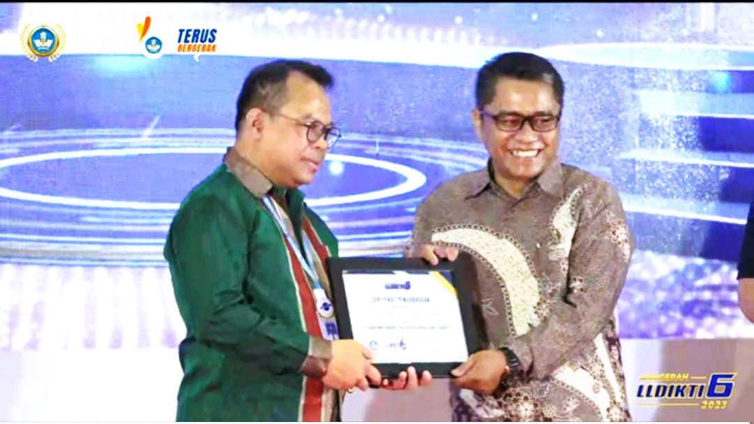 Universitas STEKOM berhasil meraih penghargaan LLDIKTI Wilayah Vl Tahun 2023