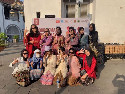 1000 Remaja Berkebaya Universitas STEKOM Diundang Untuk Andil Dalam Acara Festival Kota Lama Semarang 2022