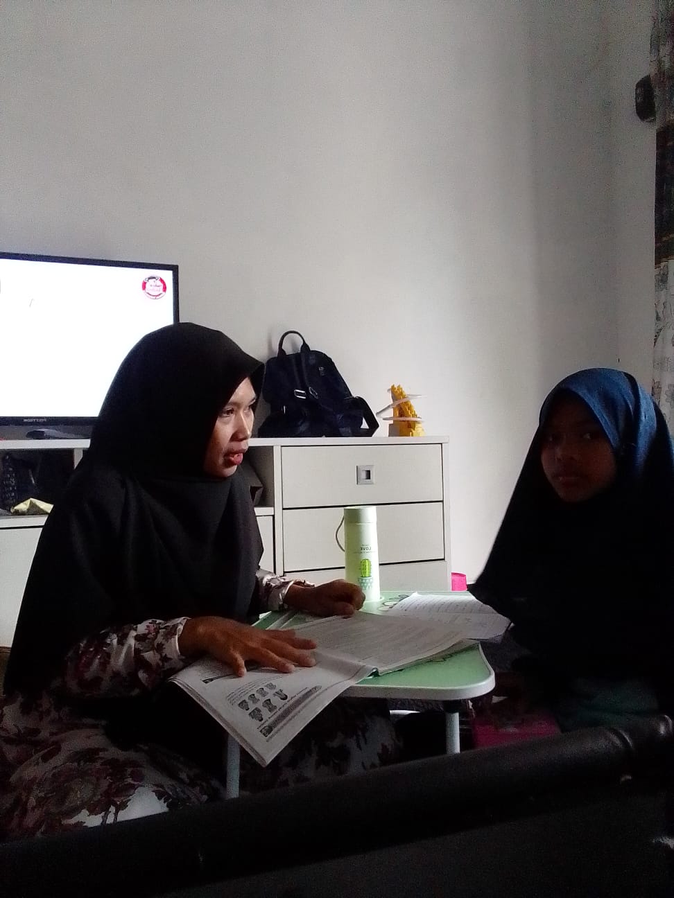Single Parent Cantik Jadi Mahasiswi 