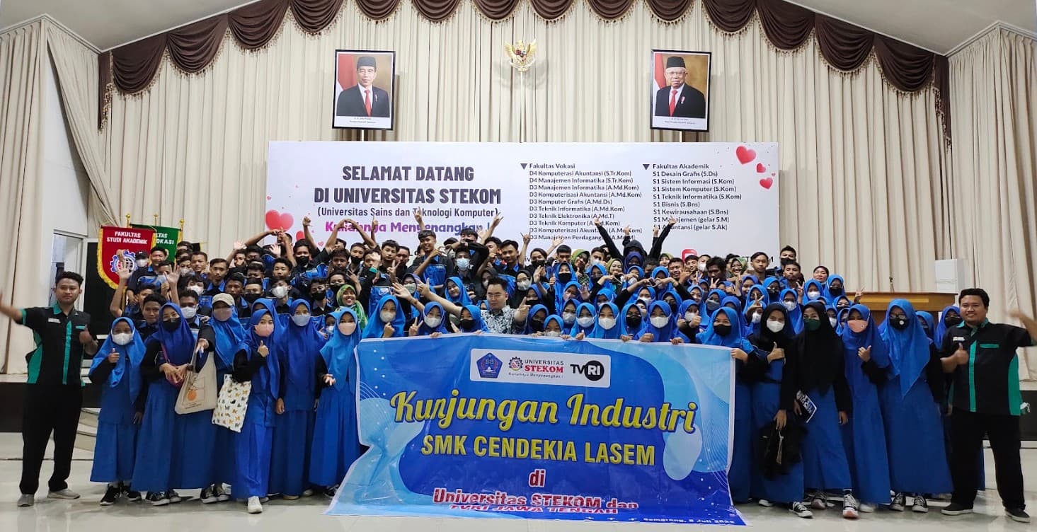 Kunjungan SMK Cendekia Lasem ke Universitas Sains dan Teknologi Komputer (STEKOM)